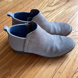 TOMS Deia booties in suede size 7.5